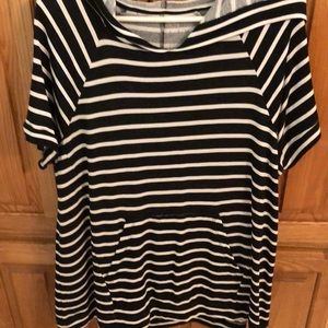 Livi tunic with hoodie.  Short sleeve